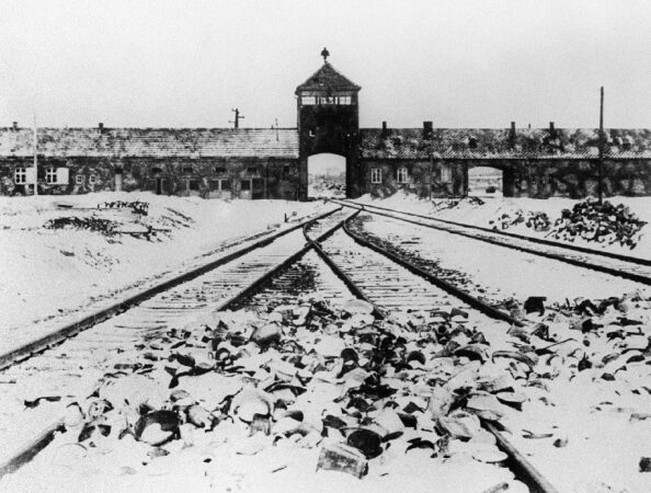 ۱۰ آزمایش هولناک و غیرانسانی پزشکان آلمان نازی روی زندانیان [قسمت دوم]