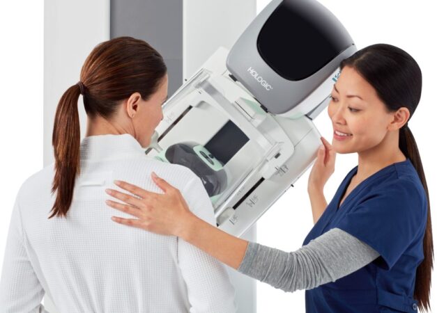 ماموگرافی چگونه انجام میشود؟
