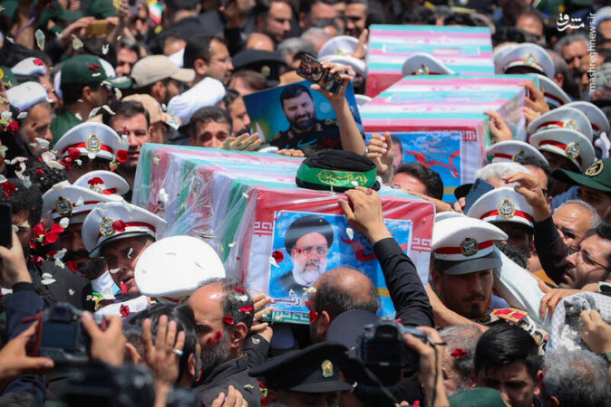 «آمدم ای شاه پناهم بده» تشییع تاریخی پیکر رئیس جمهور شهید در مشهد