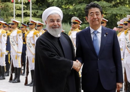 روحانی: از اینکه ژاپن علاقمند به ادامه خرید نفت ایران است، استقبال میکنیم / اگر جنگ اقتصادی امریکا علیه ایران متوقف شود، شاهد تحول بسیار مثبتی در جهان و منطقه خواهیم بود / نخست وزیر ژاپن: امروز اولین قدم برای صلح برداشته شد؛ مطمئنم بزودی شما را دوباره می بینم