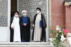 حسن روحانی دفتر رئیس جمهور را تحویل رئیسی داد +عکس