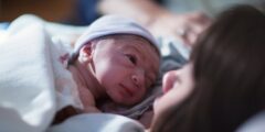 دانشمندان: خوراندن مدفوع مادر به نوزادان سزارینی سیستم ایمنی‌شان را قوی می‌کند