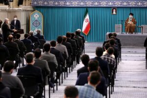 دولت کارهای اقتصادی مهمی در پیش دارد؛ همه کمک کنند تا به نتیجه دست یابد