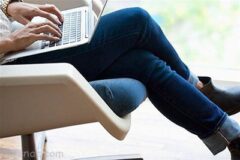 خطر بزرگ انداختن پا روی پا هنگام نشستن