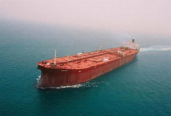 کشتی ایرانی در راه لبنان